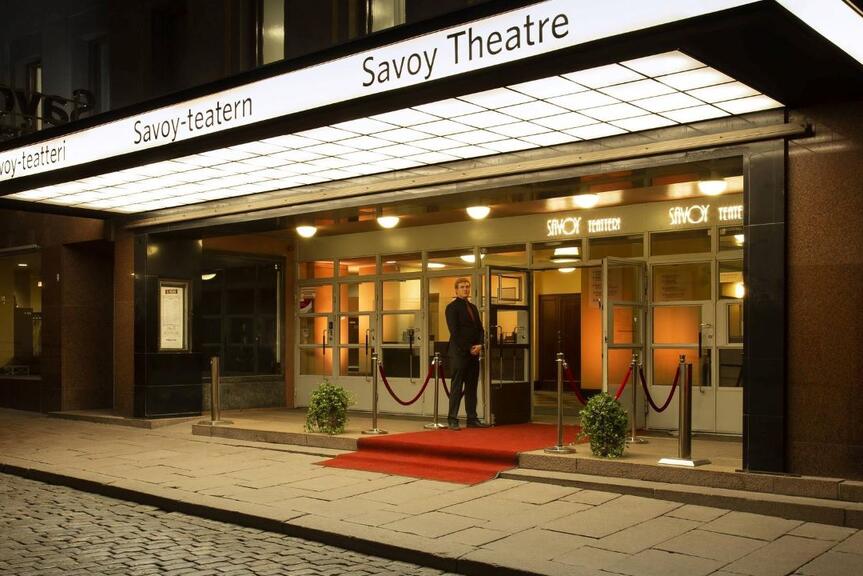 Savoy-teatterin pääsisäänkäynti.